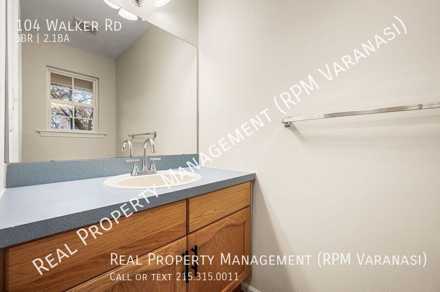 104 Walker Rd - Photo 4 of 37