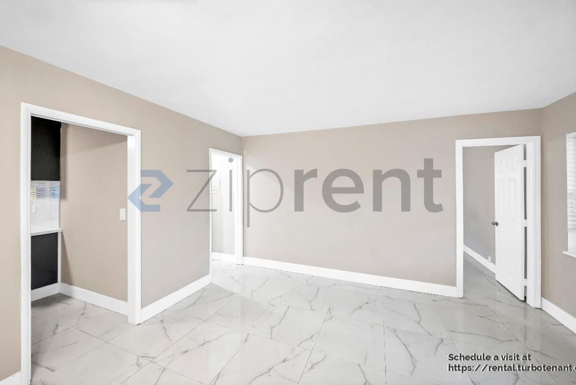 1434 S Sycamore St #3 - Photo 2 of 13