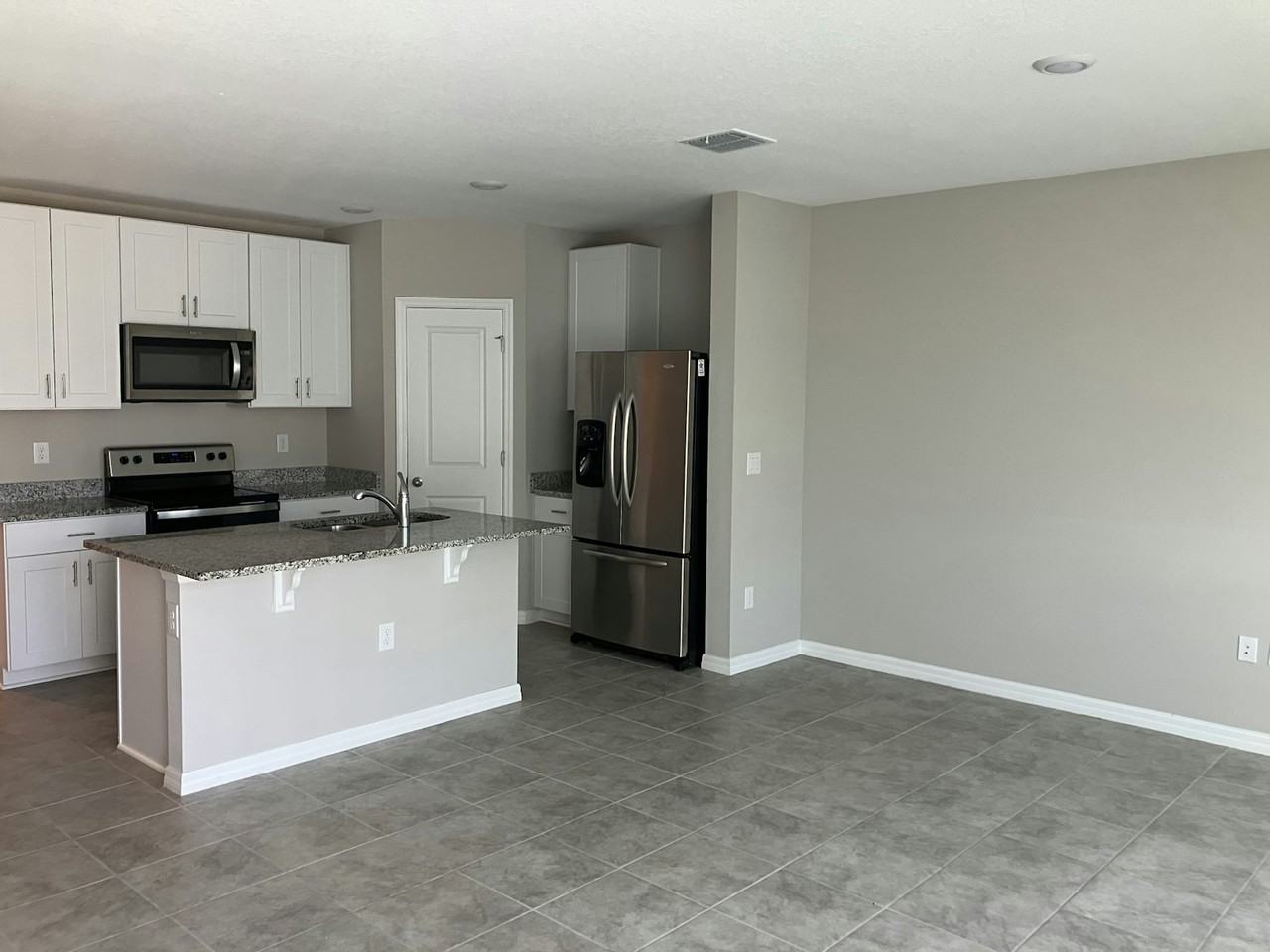 17125 Blowfish Drive - Photo 3 of 20