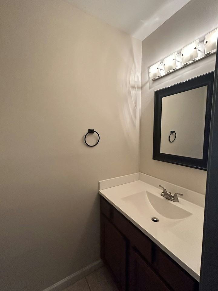 718 Spence Circle - Photo 5 of 25