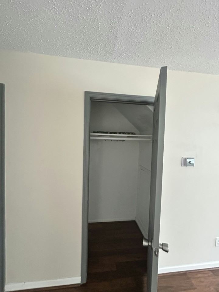 718 Spence Circle - Photo 4 of 25