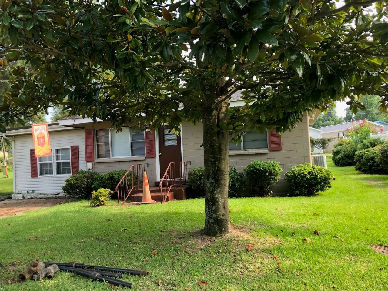 107 Smith St - Photo 2 of 11