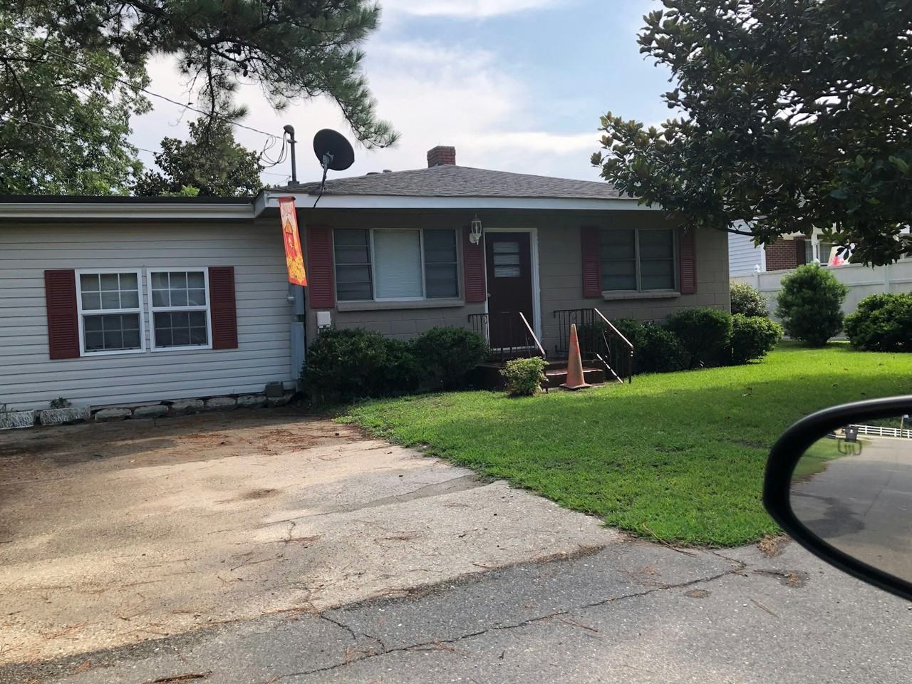 107 Smith St - Photo 4 of 11