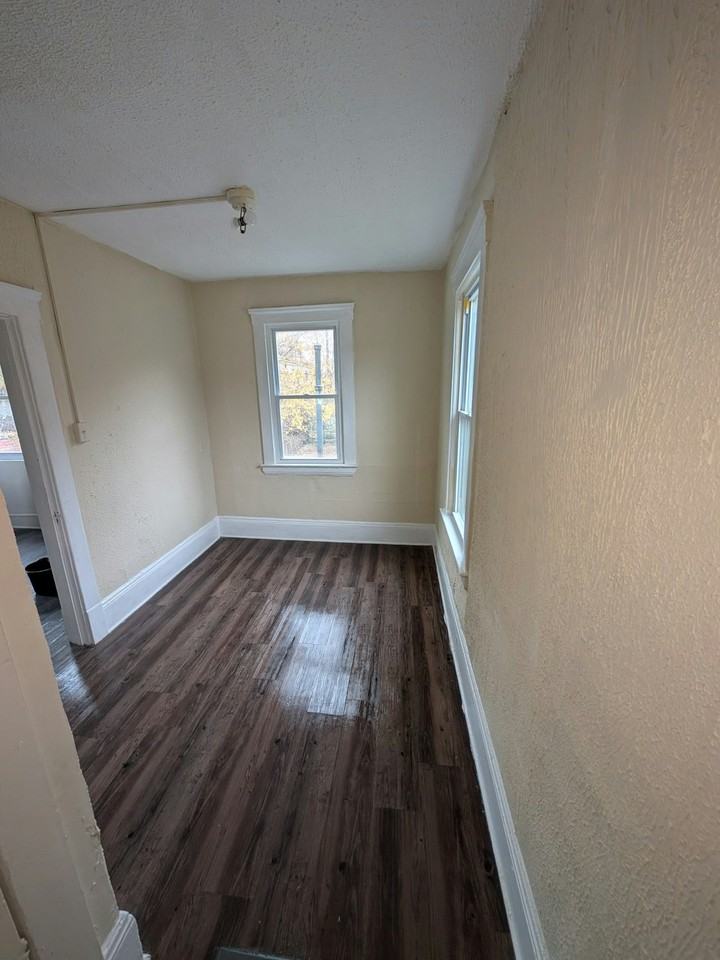 1187 East 61st Street, Unit 3 - Photo 2 of 9