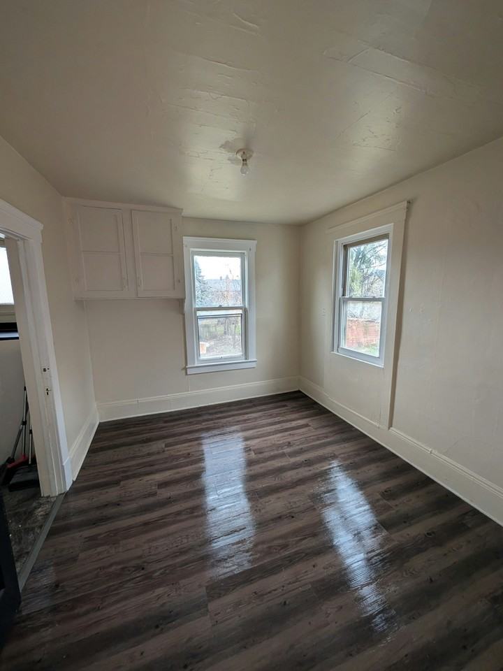 1187 East 61st Street, Unit 3 - Photo 5 of 9