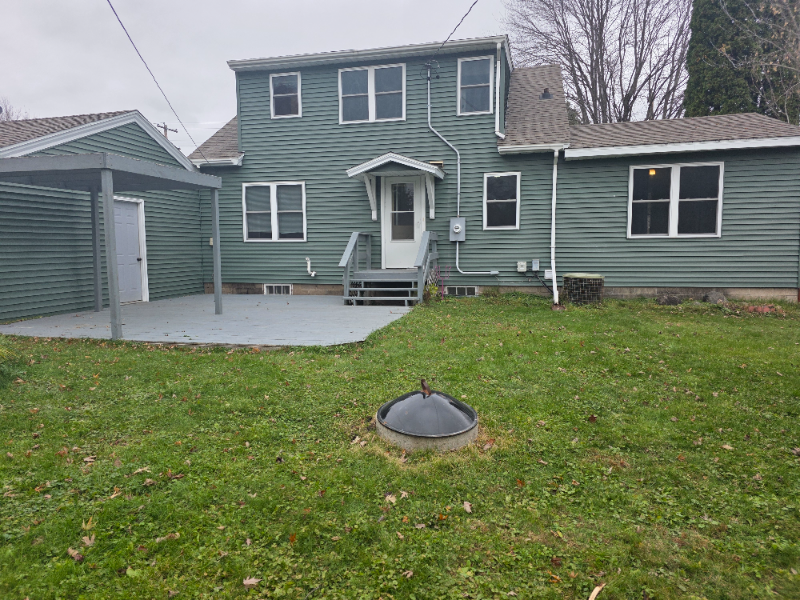 244 Broadway St E - Photo 2 of 19