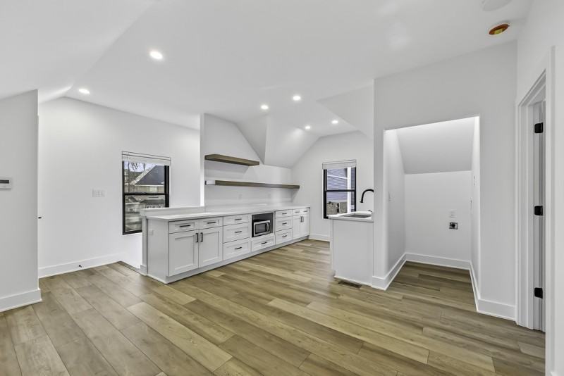 2133 North Talbott Street - Photo 4 of 13