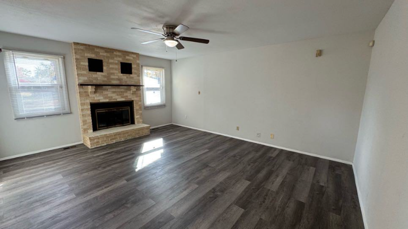 1615 Central Parkway - Photo 4 of 15