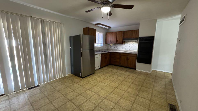 1615 Central Parkway - Photo 6 of 15