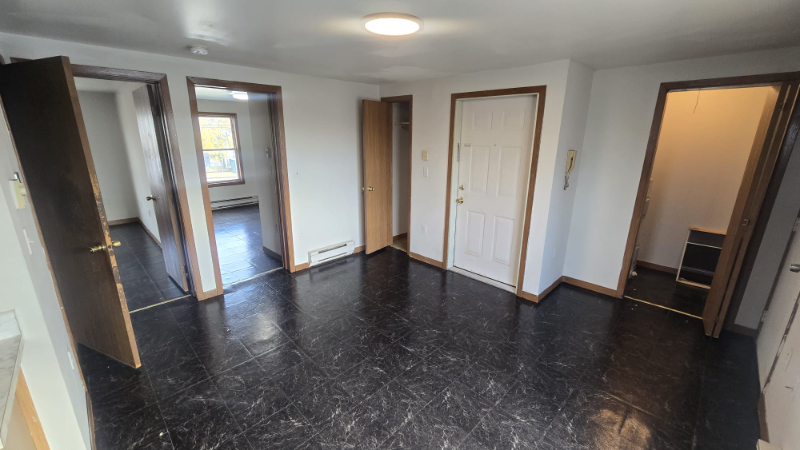 94 Sixteenth Ave #3A - Photo 2 of 9