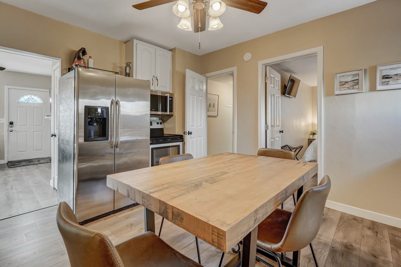 220 East Rio Grande Street #B - Photo 4 of 25