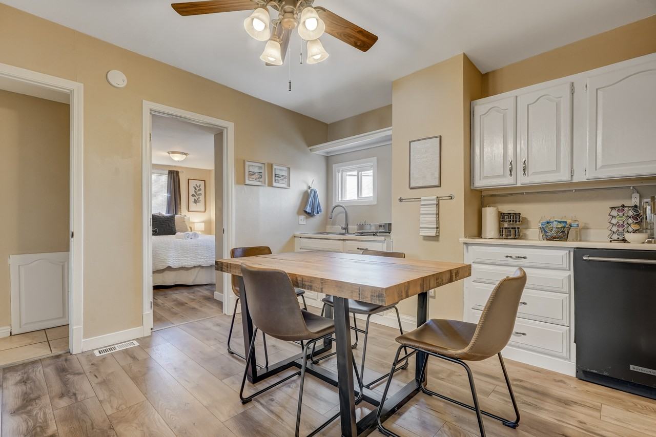 220 East Rio Grande Street #B - Photo 6 of 25