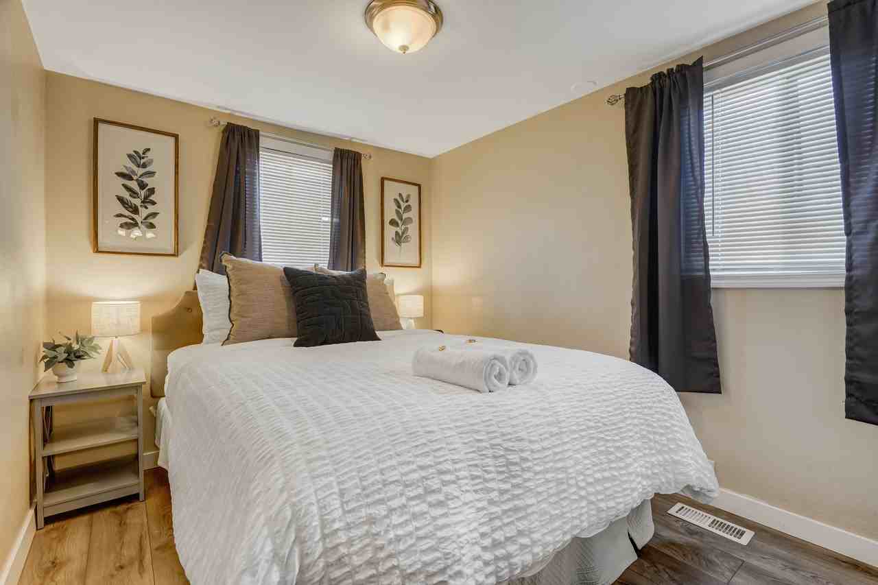 220 East Rio Grande Street #B - Photo 7 of 25