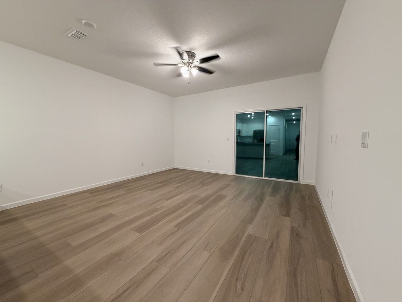 543 Holly Lakes Dr - Photo 3 of 21