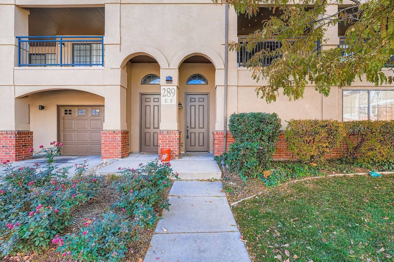 289 Quebec Street Unit F - Photo 2 of 20