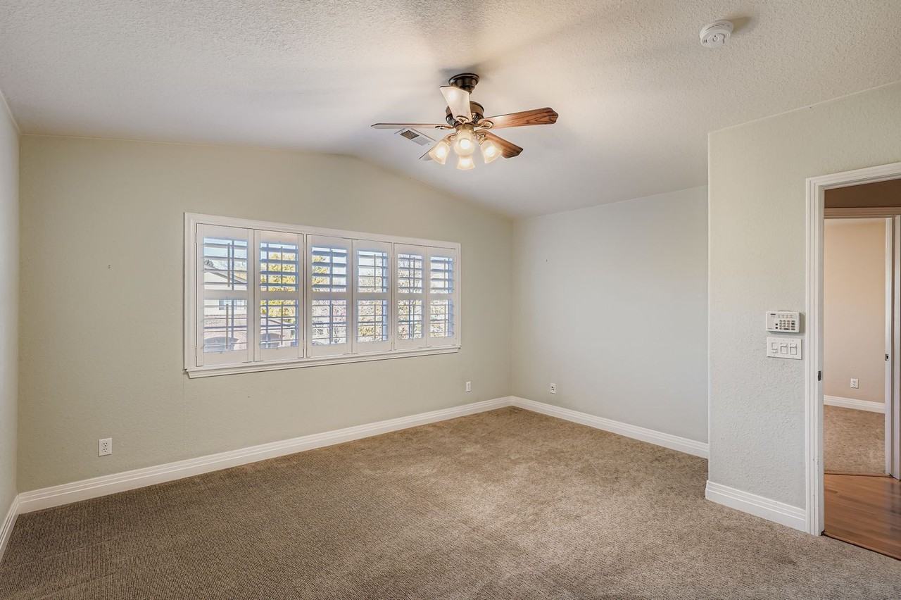 289 Quebec Street Unit F - Photo 3 of 20