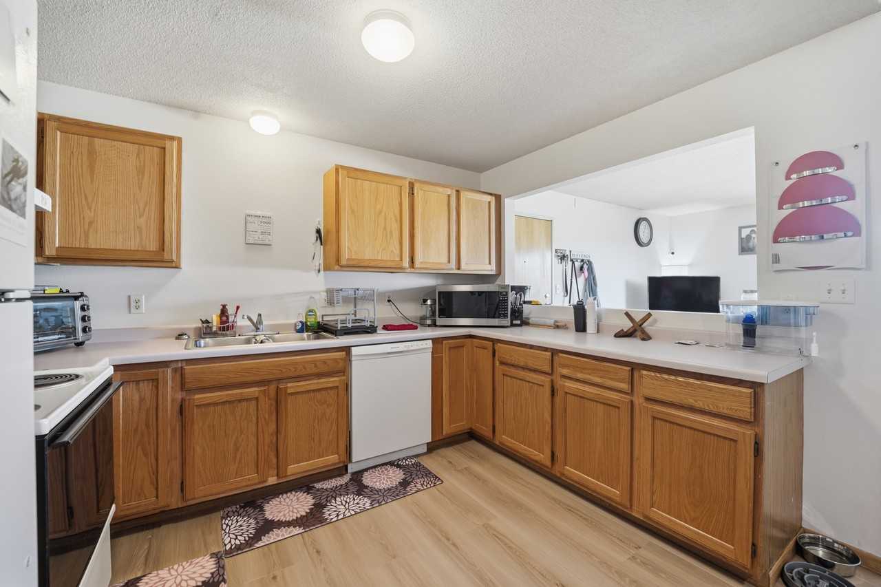 Campus Court Condos - Photo 2 of 17