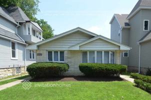 featured image of 3439 Clinton Ave