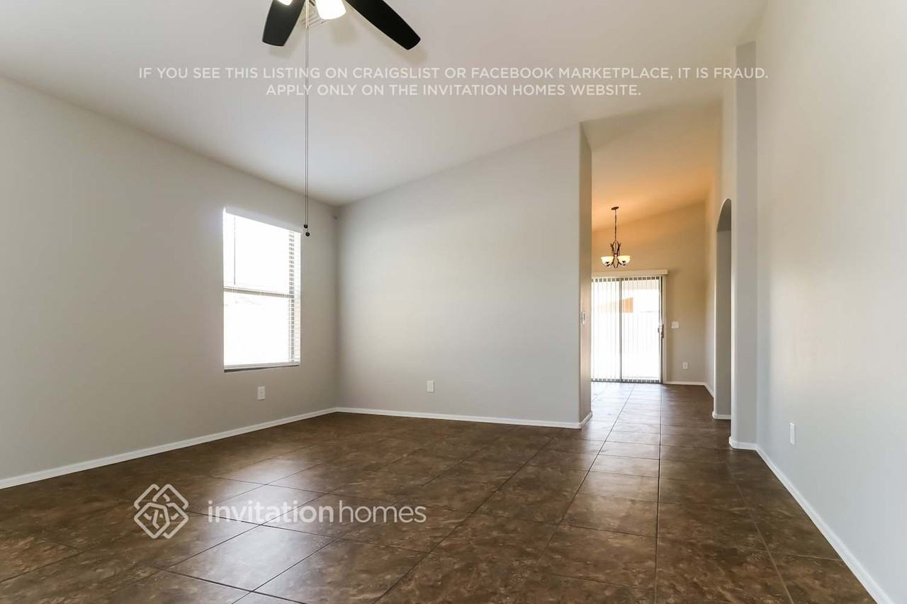 21760 West Mohave Street - Photo 4 of 15