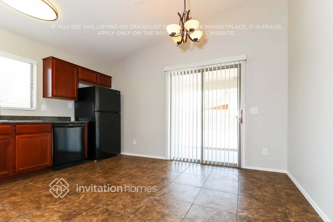 21760 West Mohave Street - Photo 5 of 15