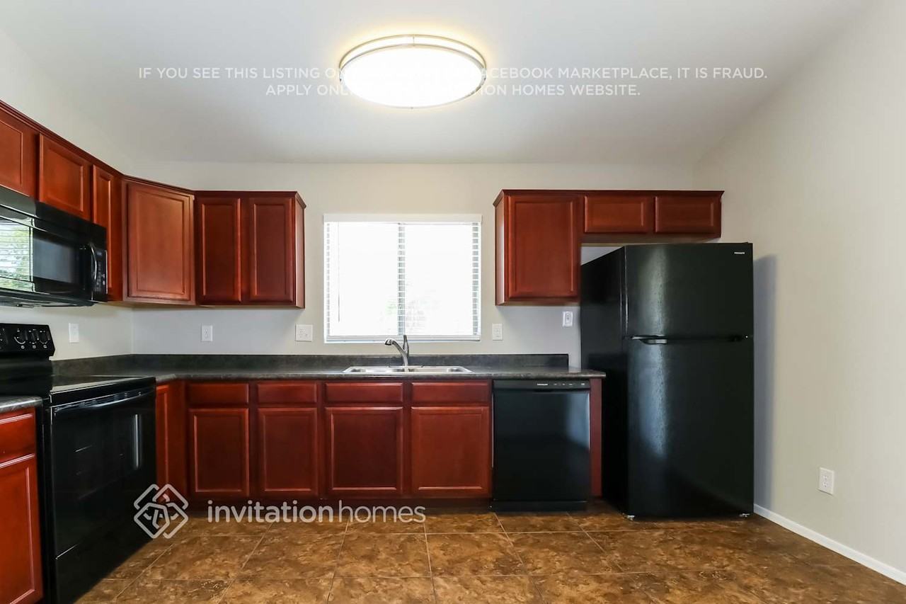 21760 West Mohave Street - Photo 6 of 15