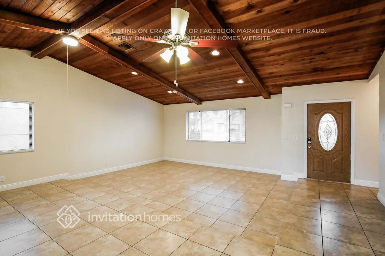 7521 Southwest 6th Street - Photo 3 of 17