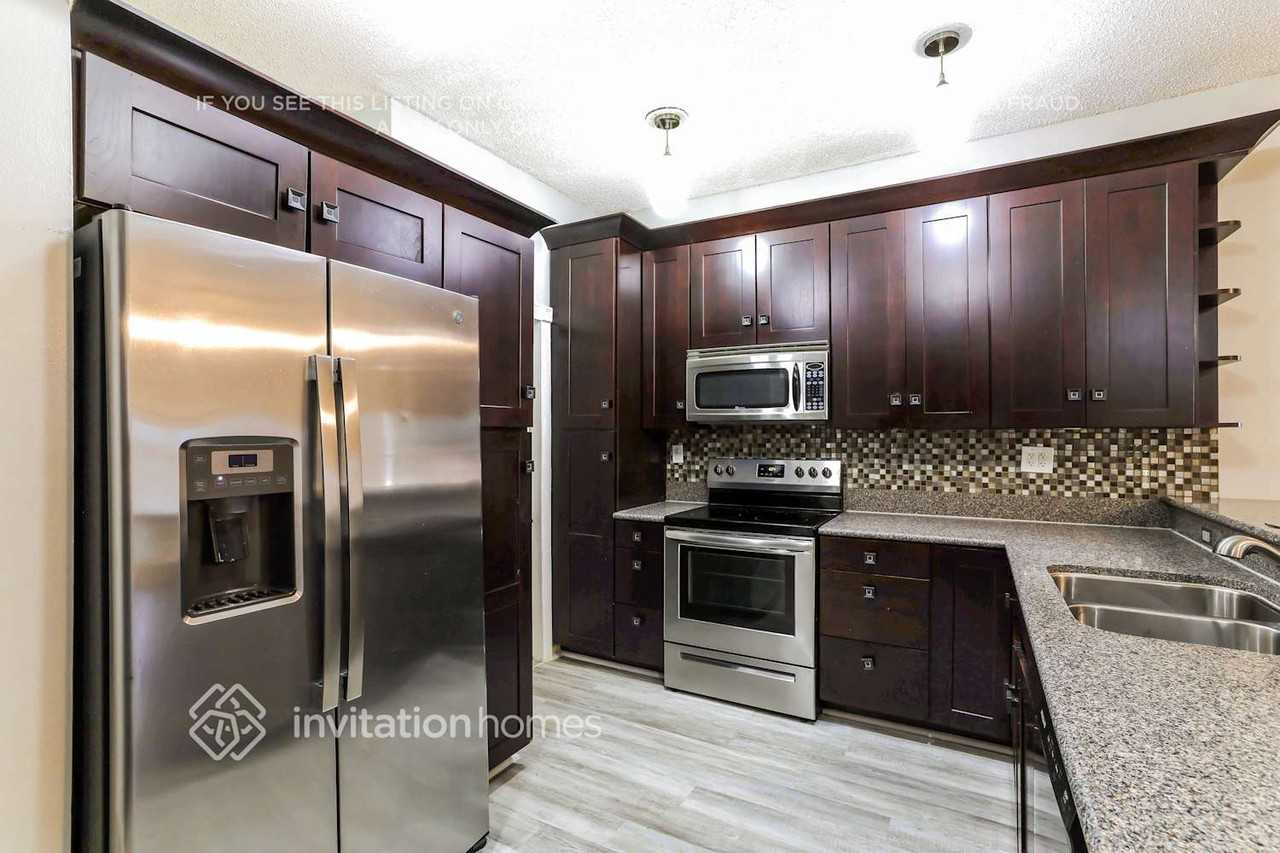 6297 Lauderdale Street - Photo 7 of 17