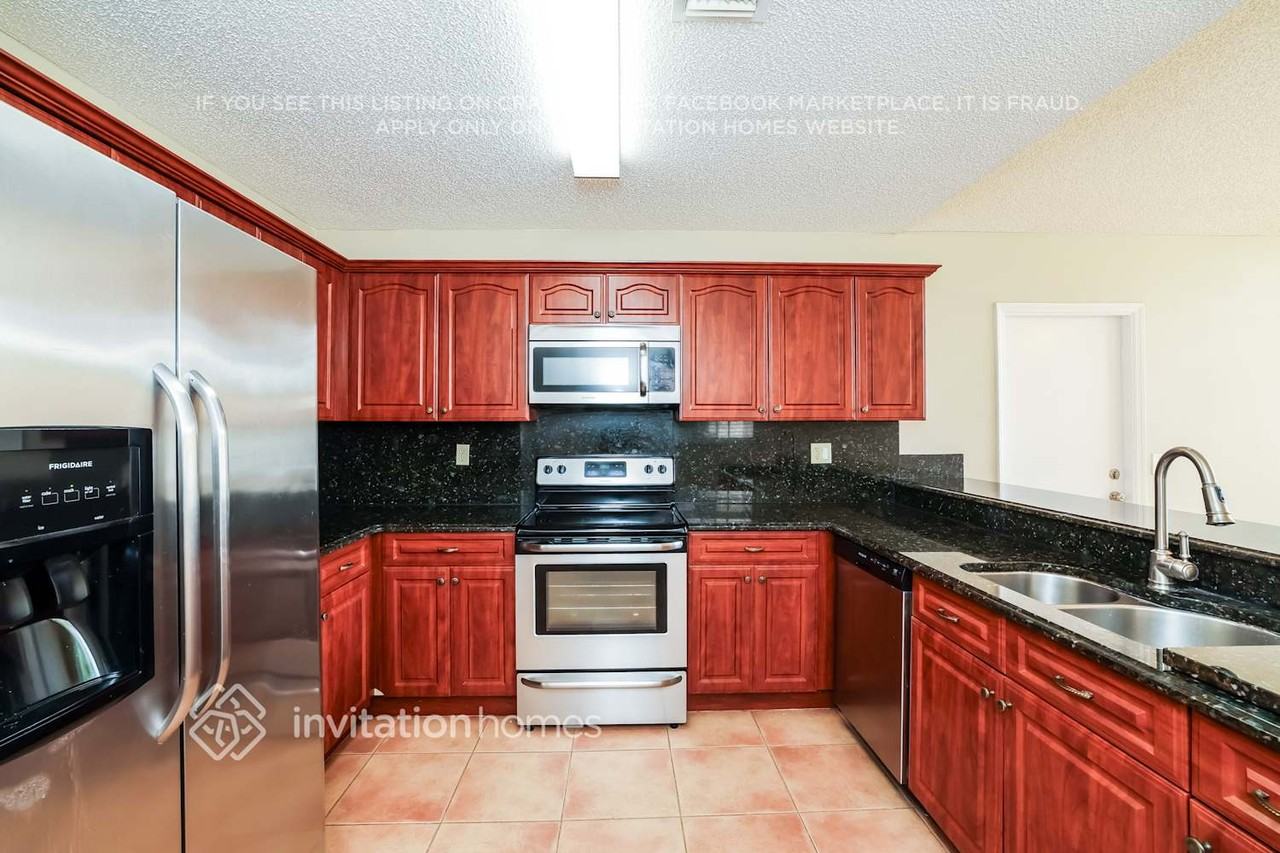 21311 Sawmill Court - Photo 7 of 17