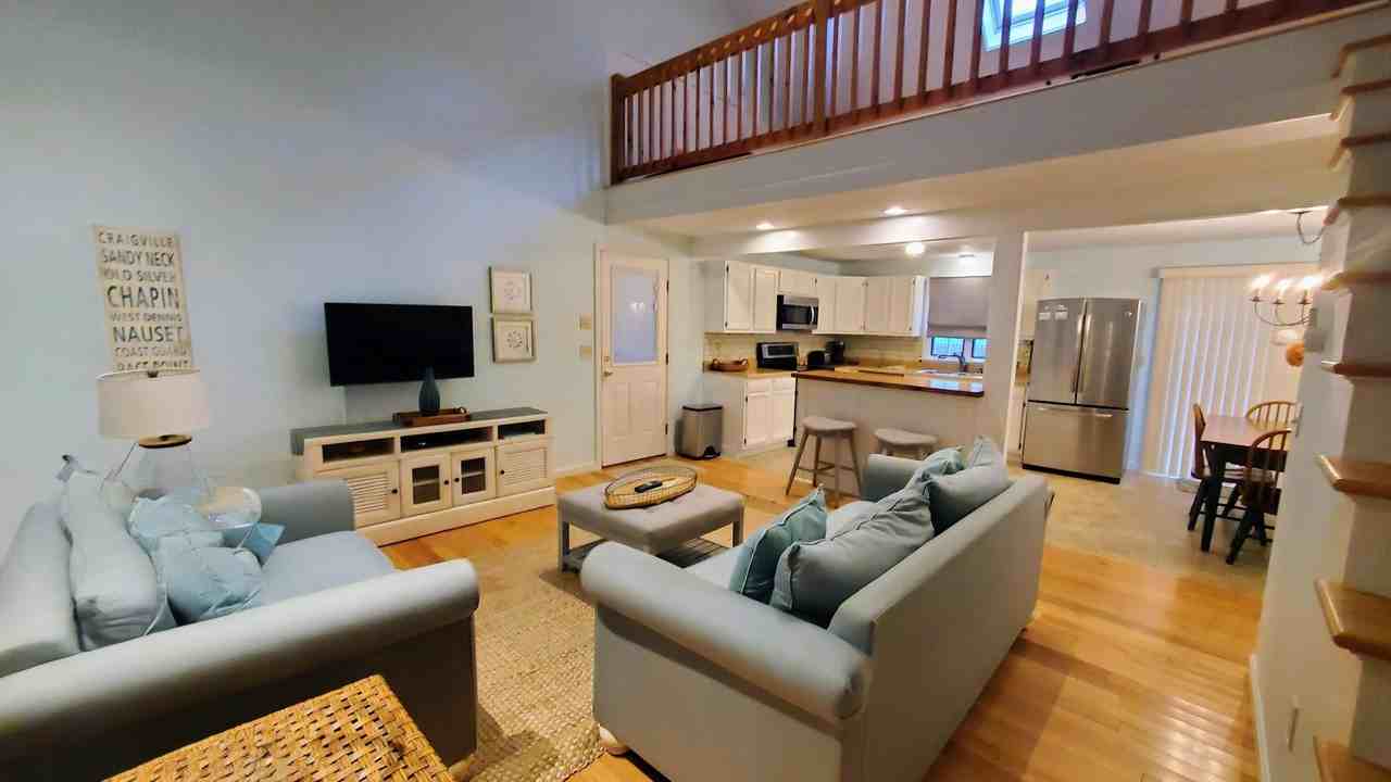 4 Debbie Ln - Photo 4 of 24