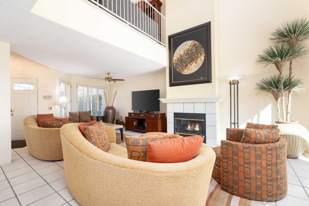 260 Vista Royale Cir E - Photo 4 of 49