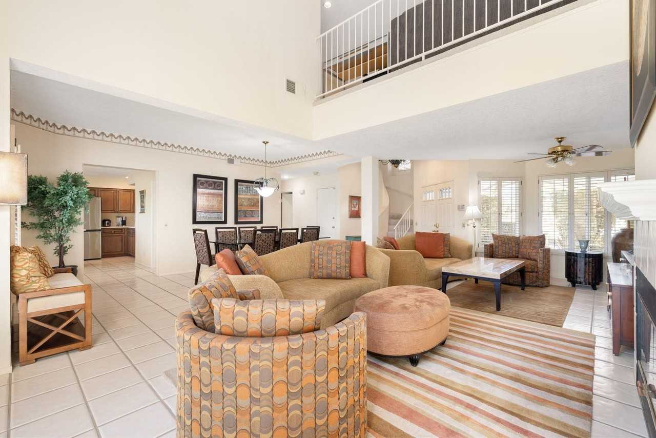 260 Vista Royale Cir E - Photo 6 of 49