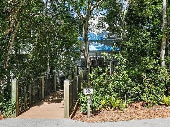 202 Sanctuary Dr #202 - Photo 4 of 29