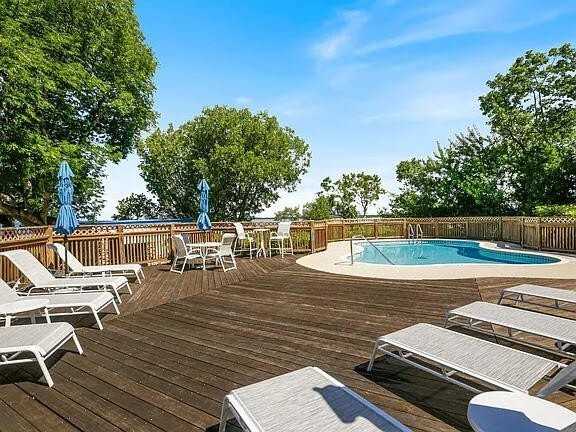 202 Sanctuary Dr #202 - Photo 5 of 29