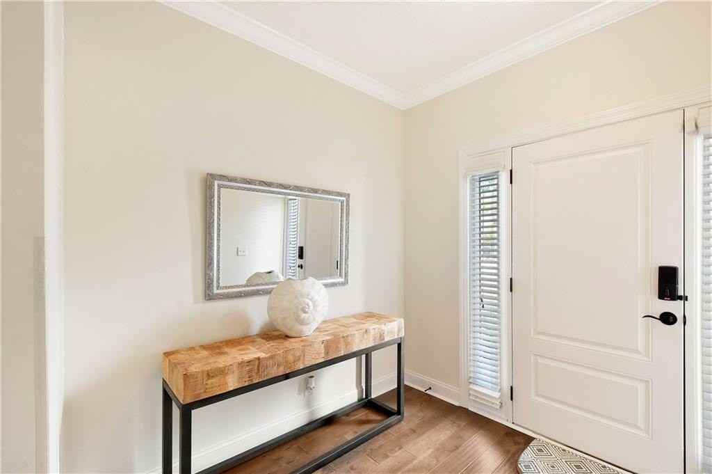 510 Mariners Cir - Photo 4 of 33