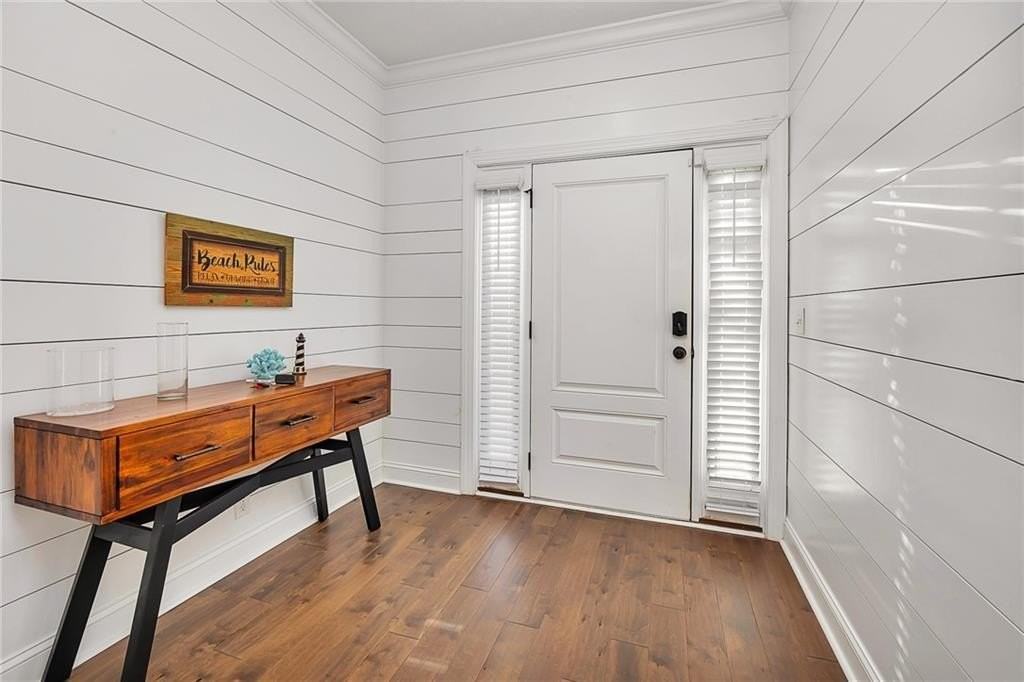 505 Mariners Cir - Photo 3 of 37