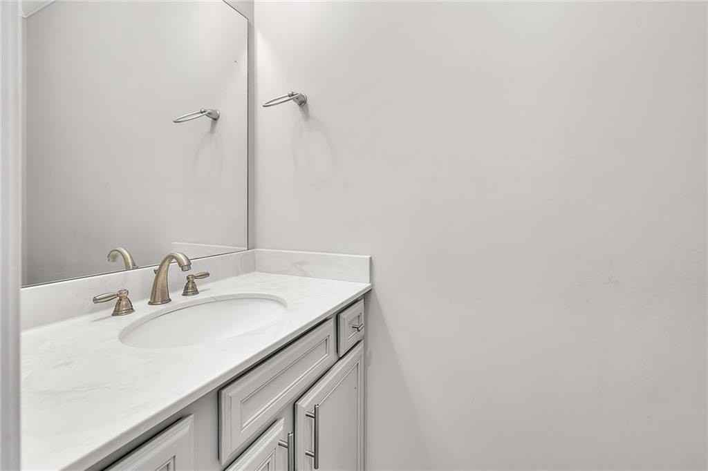 505 Mariners Cir - Photo 4 of 37