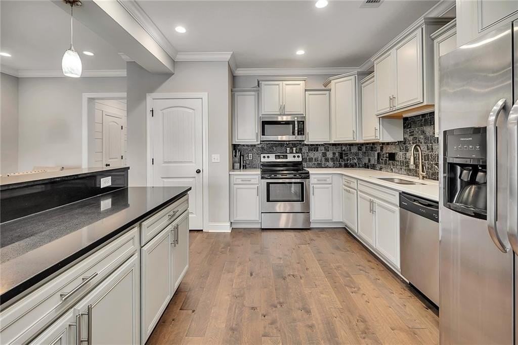 505 Mariners Cir - Photo 7 of 37