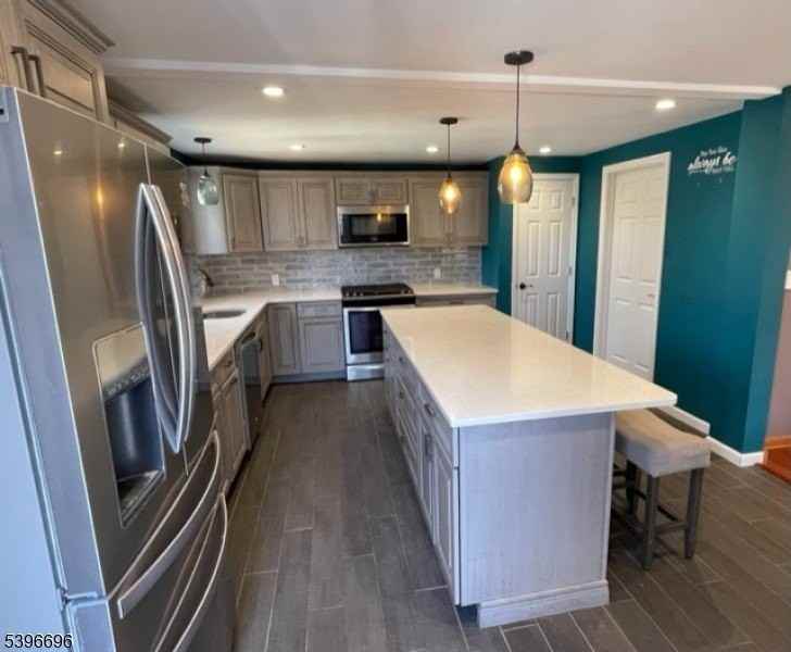 94 New York Ave - Photo 3 of 14