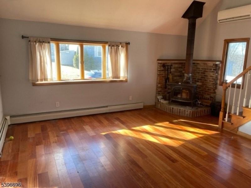 94 New York Ave - Photo 5 of 14