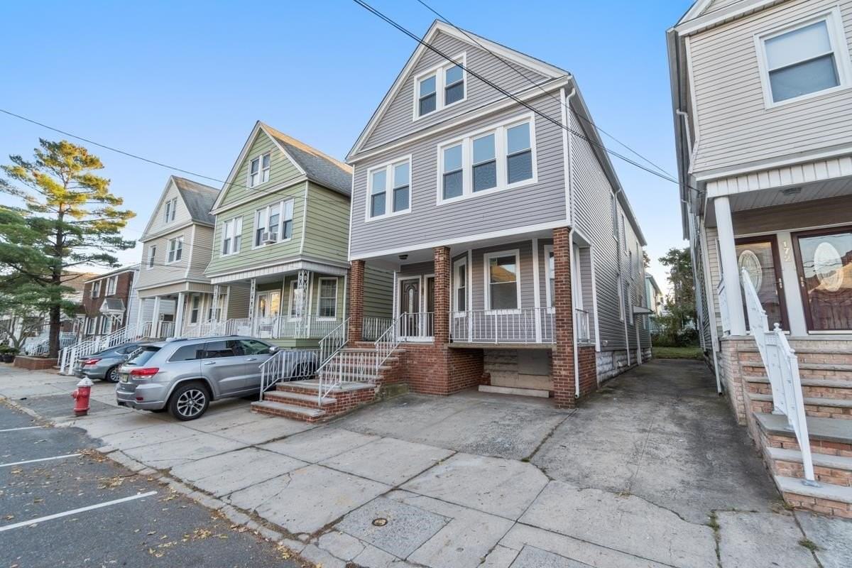 170 W 10th St #1 - Photo 2 of 19