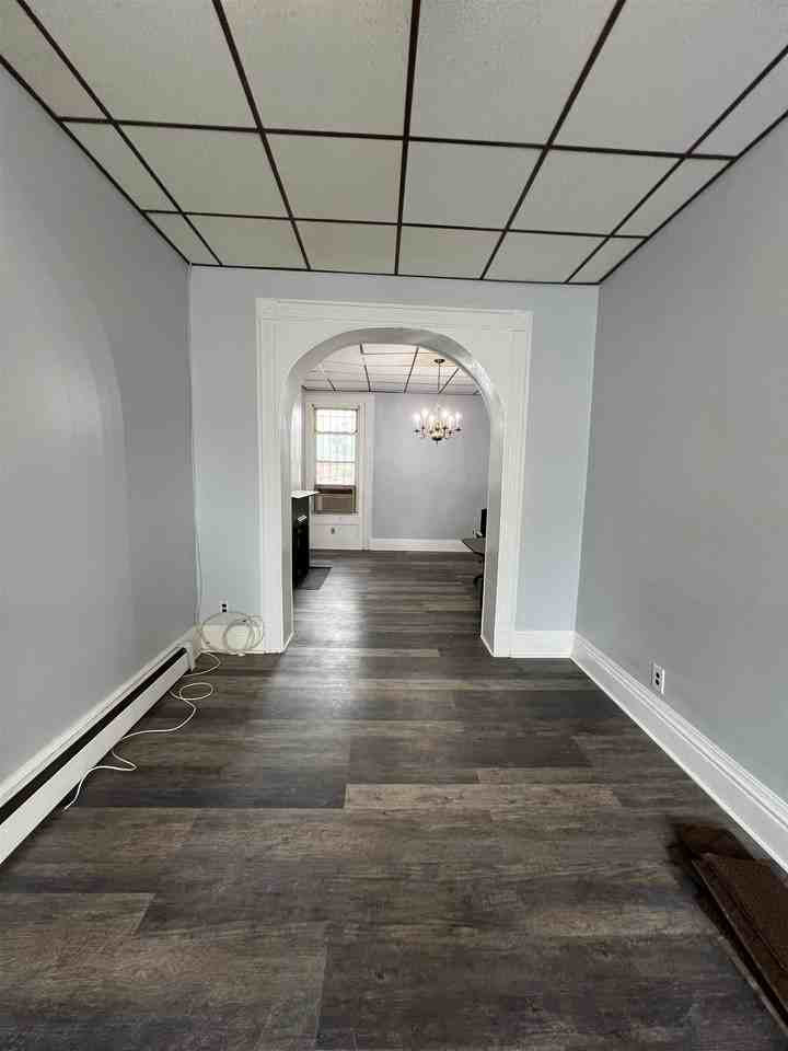 19 Glenwood Ave - Photo 4 of 17