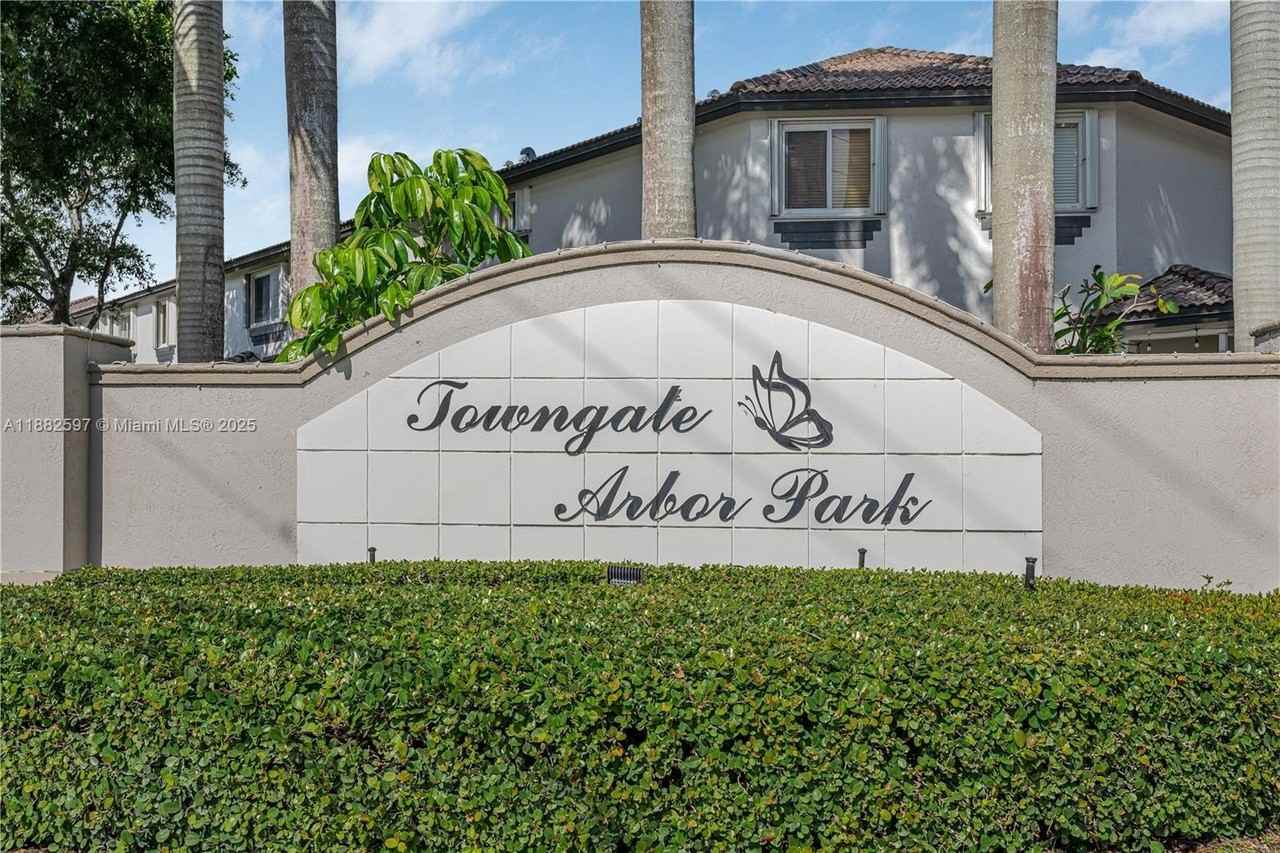 2319 Se 24th Ave #2319 - Photo 2 of 22