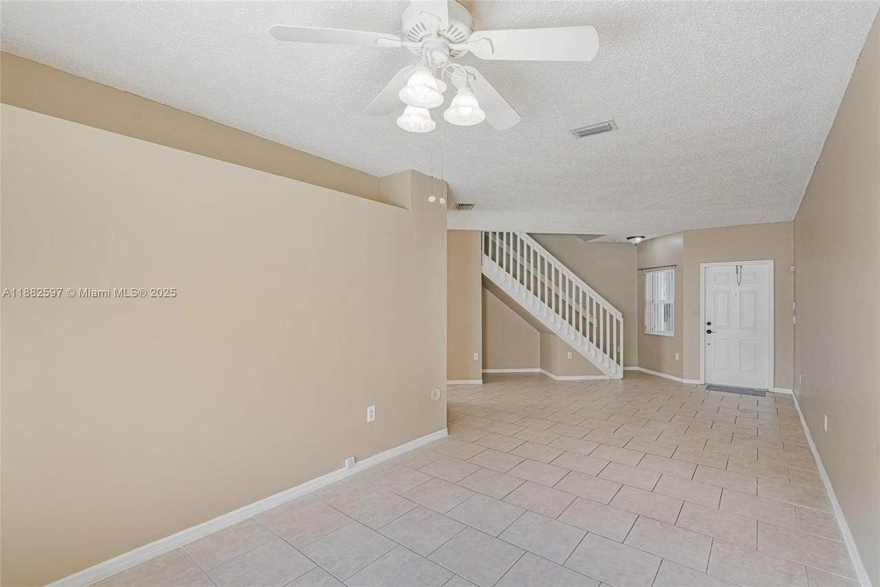 2319 Se 24th Ave #2319 - Photo 5 of 22