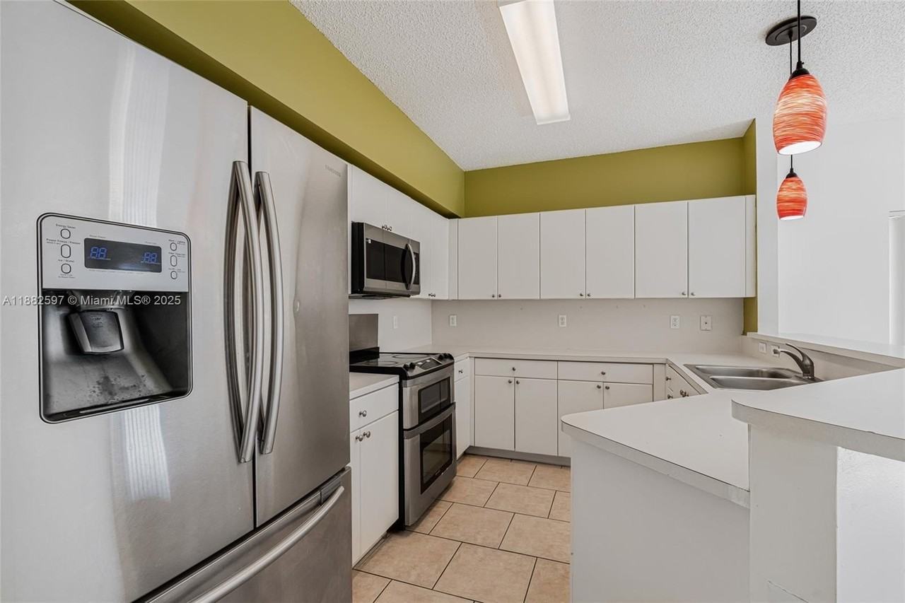 2319 Se 24th Ave #2319 - Photo 6 of 22