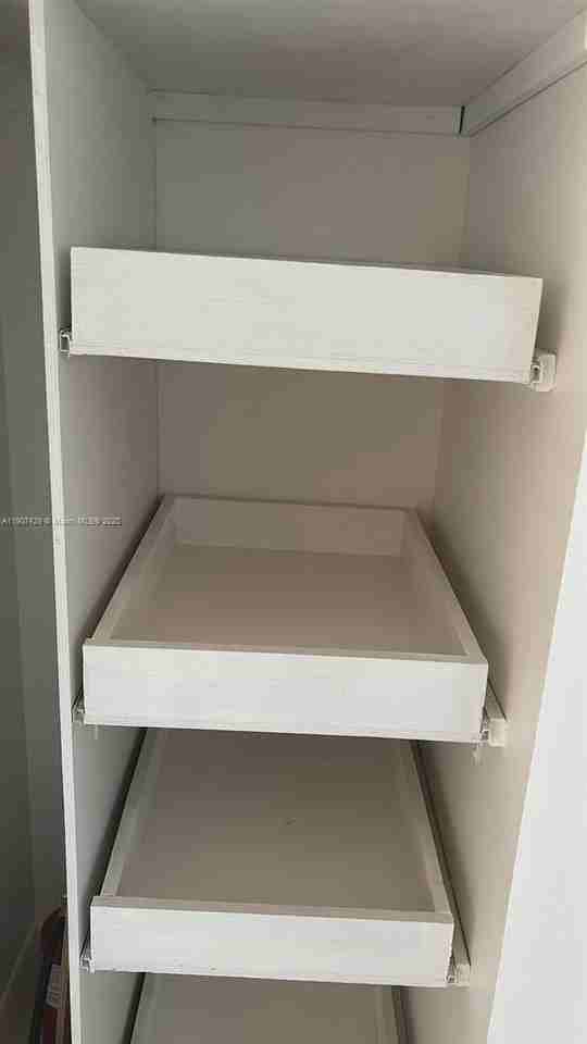 3 Finsbury Ln - Photo 4 of 19