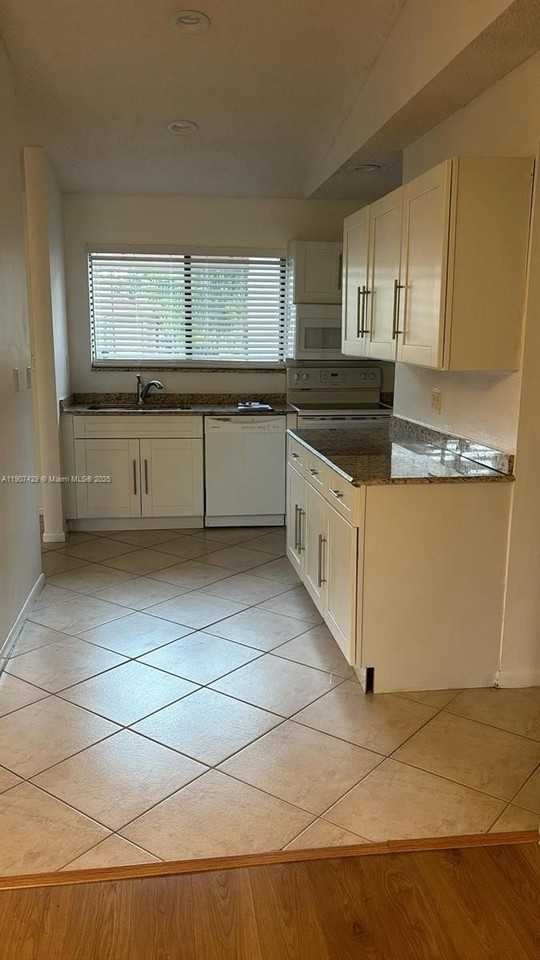 3 Finsbury Ln - Photo 6 of 19