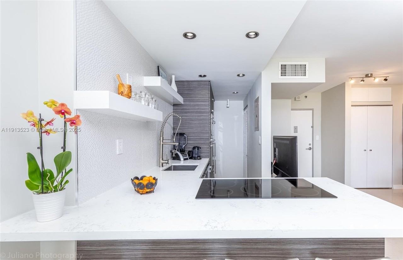 1000 West Avenue #732 - Photo 2 of 38