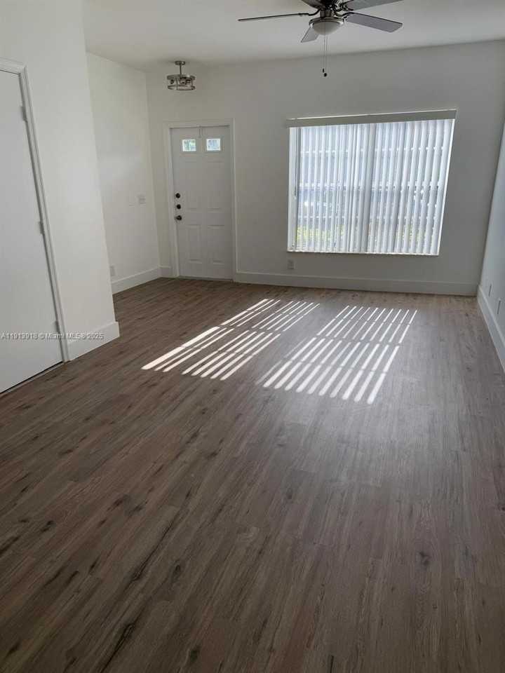 16639 Hemingway Dr #16639 - Photo 4 of 25