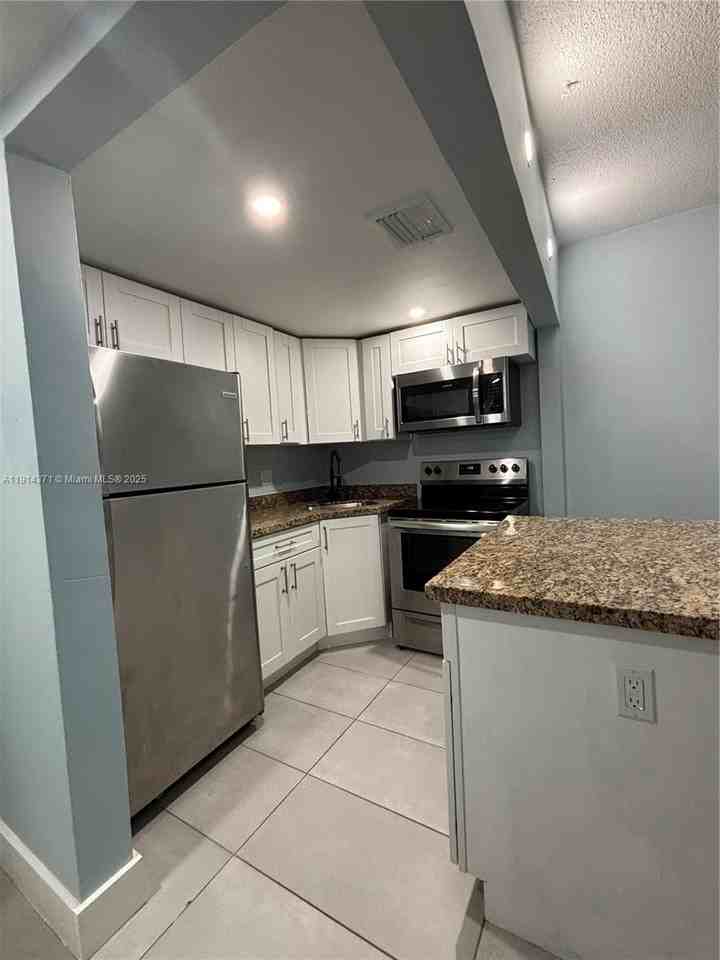 260 S Cypress Rd #103 - Photo 5 of 30