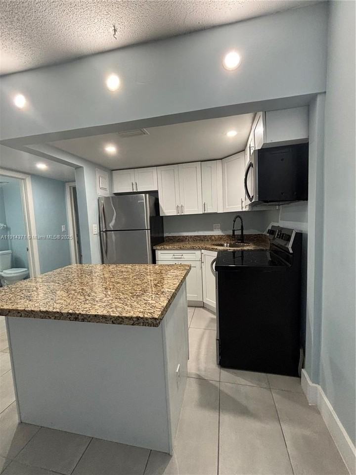 260 S Cypress Rd #103 - Photo 7 of 30